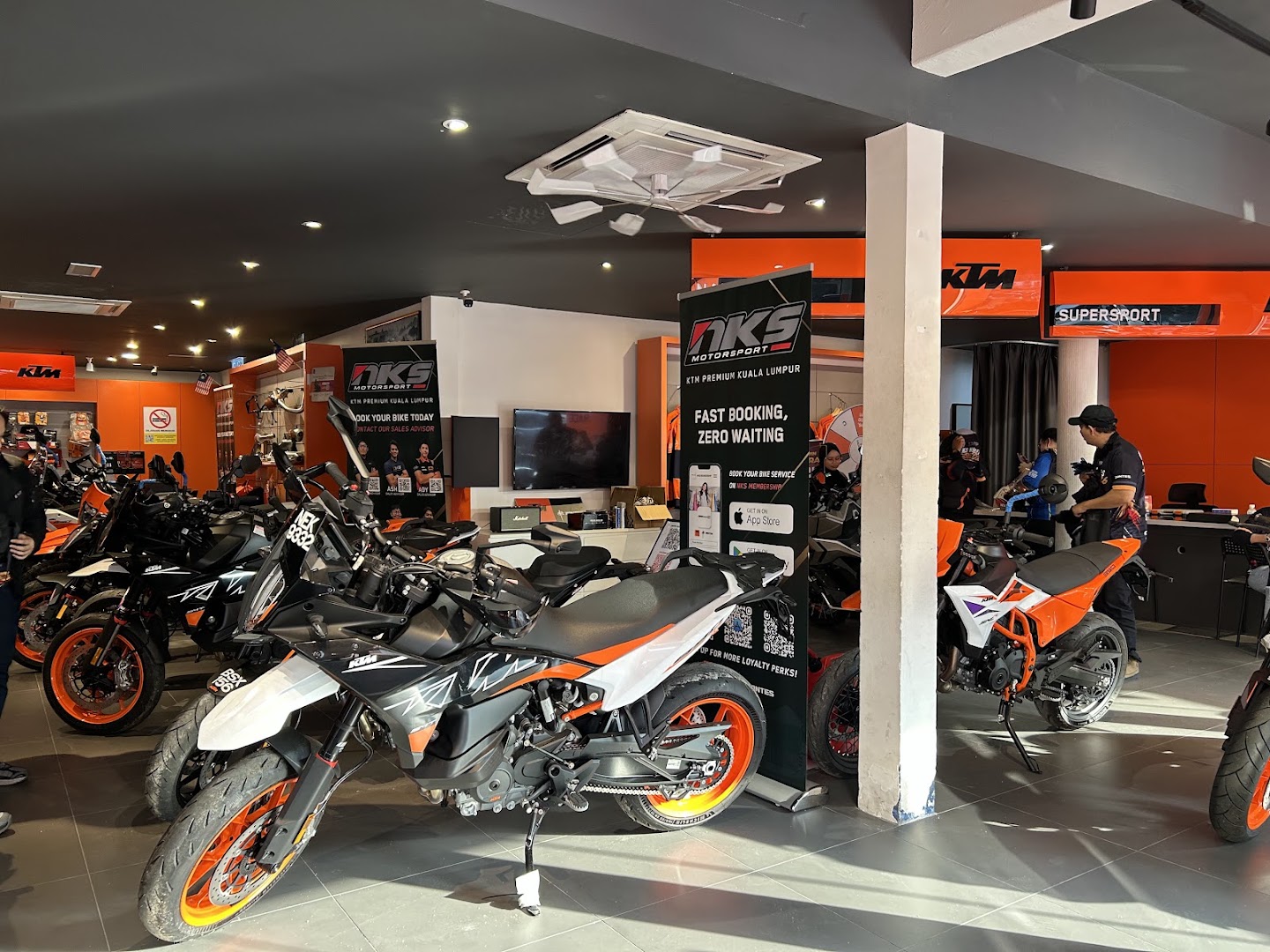 KTM Premium Kuala Lumpur • Motorcycle Shop — photo 3