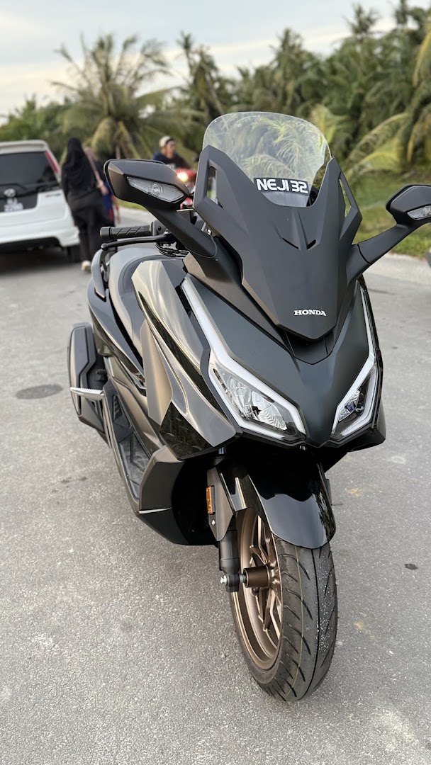 AT MAX MOTOR SDN BHD — photo 3