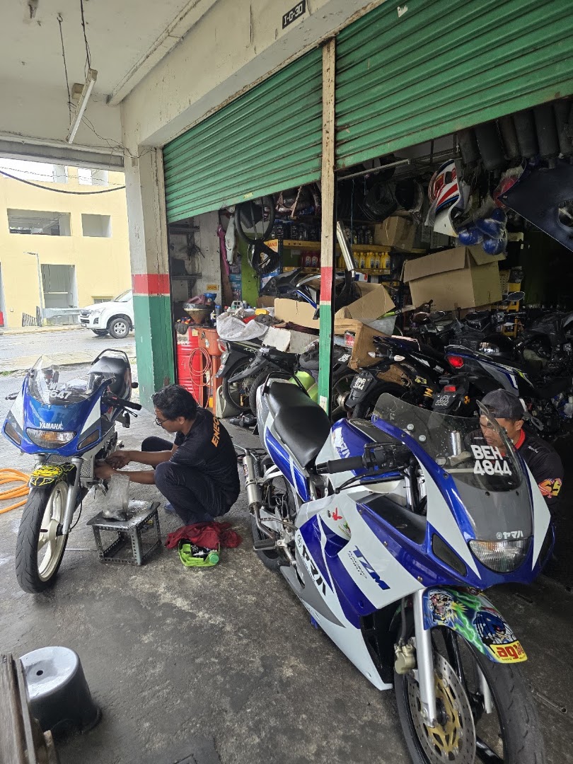 Abe Garage Motorsport (AGM) — photo 2