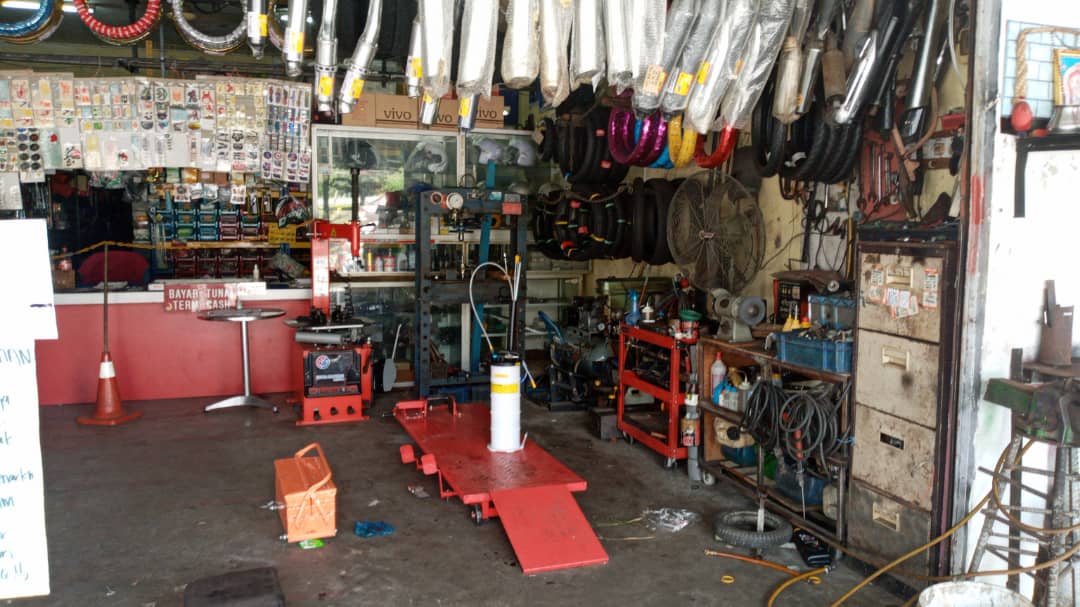 Kedai Motor Sugu #UOS ️ in Bandar Tenggara