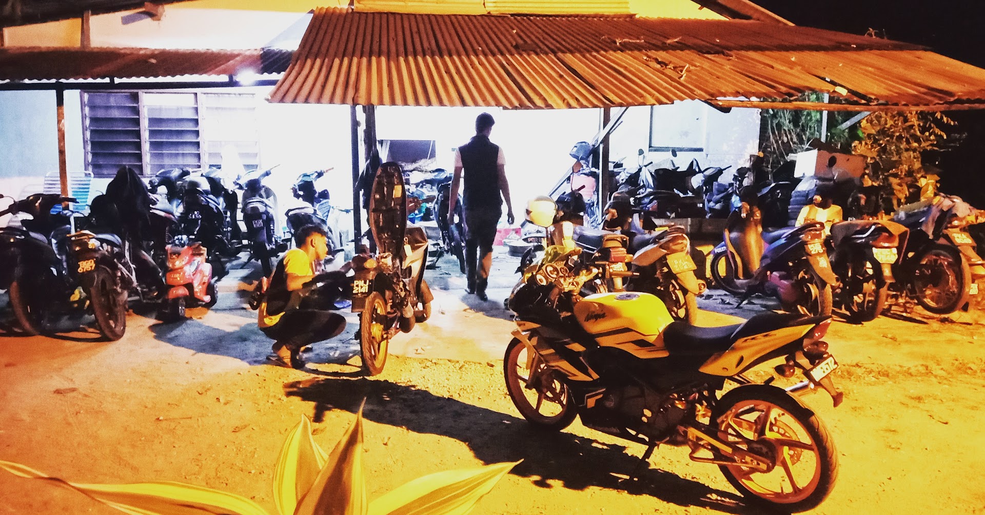 Amir Motorwork " Lazy Garage Workshop " in Bayan Lepas