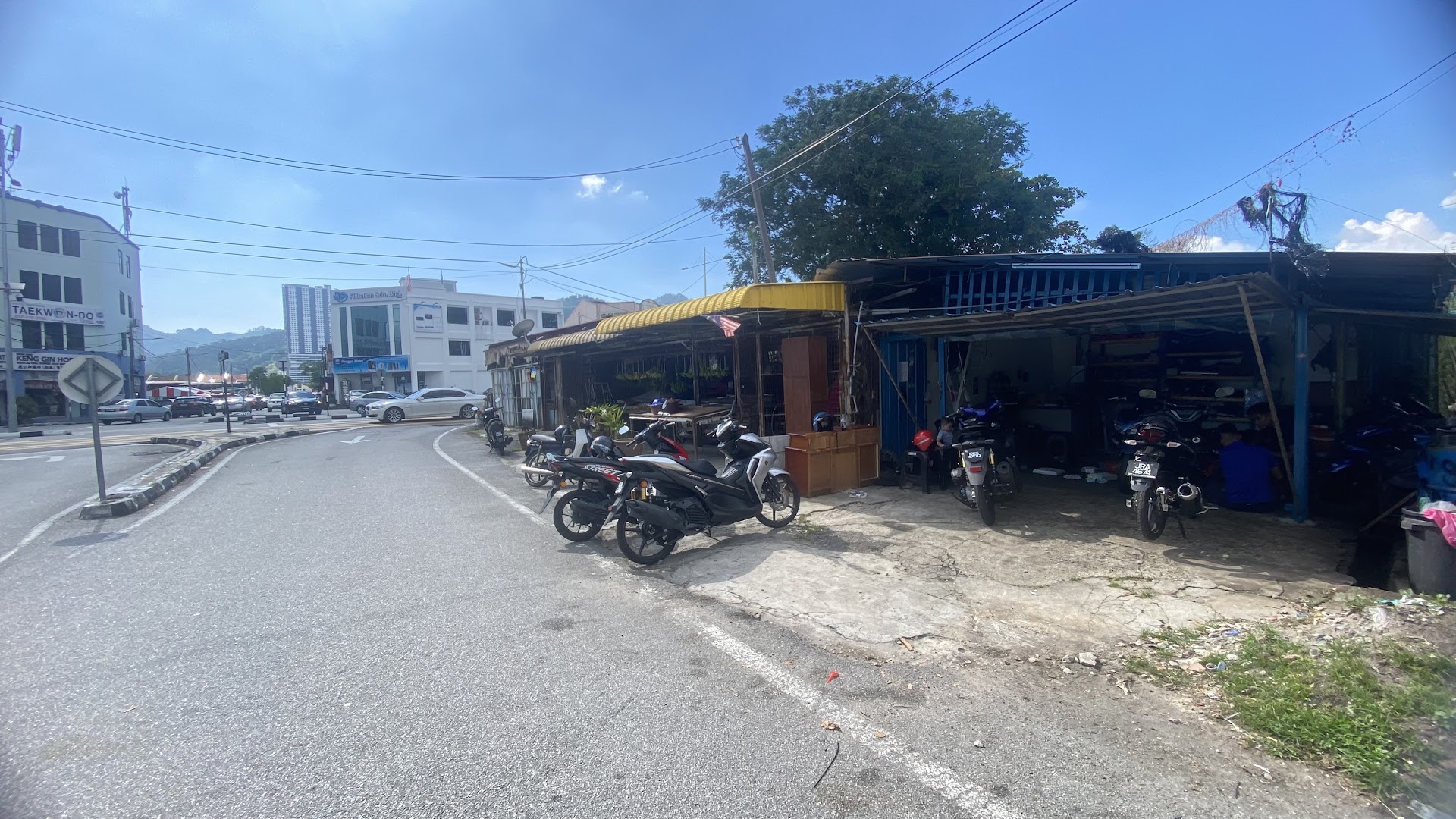 ARA 725 GARAGE in Bayan Lepas