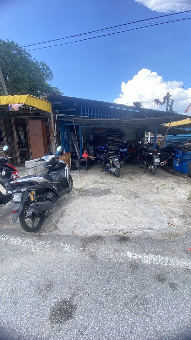 ARA 725 GARAGE — photo 4