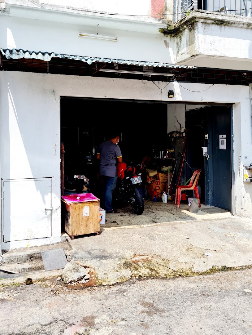 DEMAK SKYLINE CLUB in Kajang