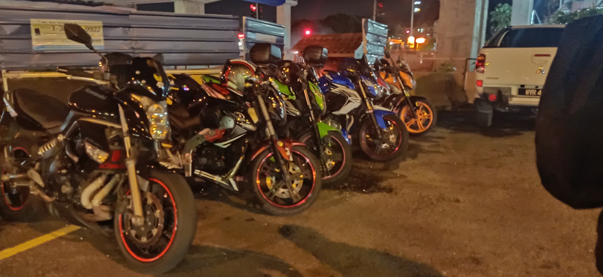 DEMAK SKYLINE CLUB — photo 2