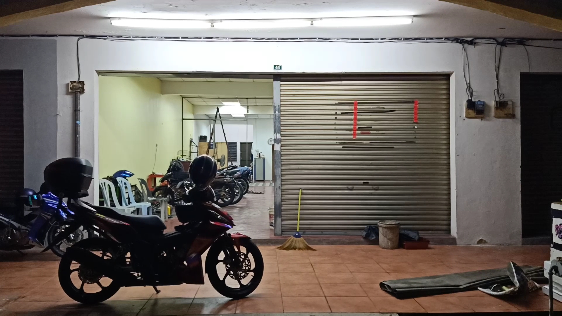 ALONG MOTORSPEED GARAGE — photo 2