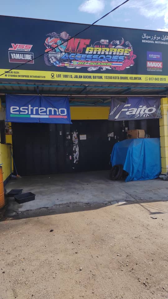 Yellow Garage & Cafe in Kota Bharu