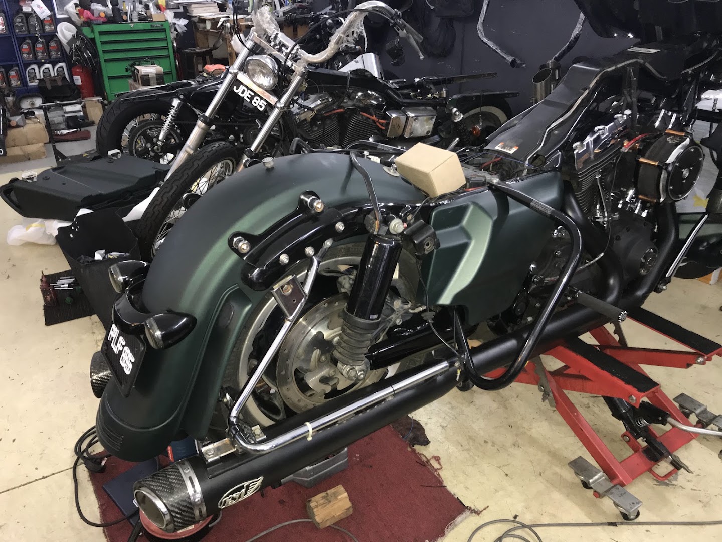 MAD GARAGE (MG) — photo 1