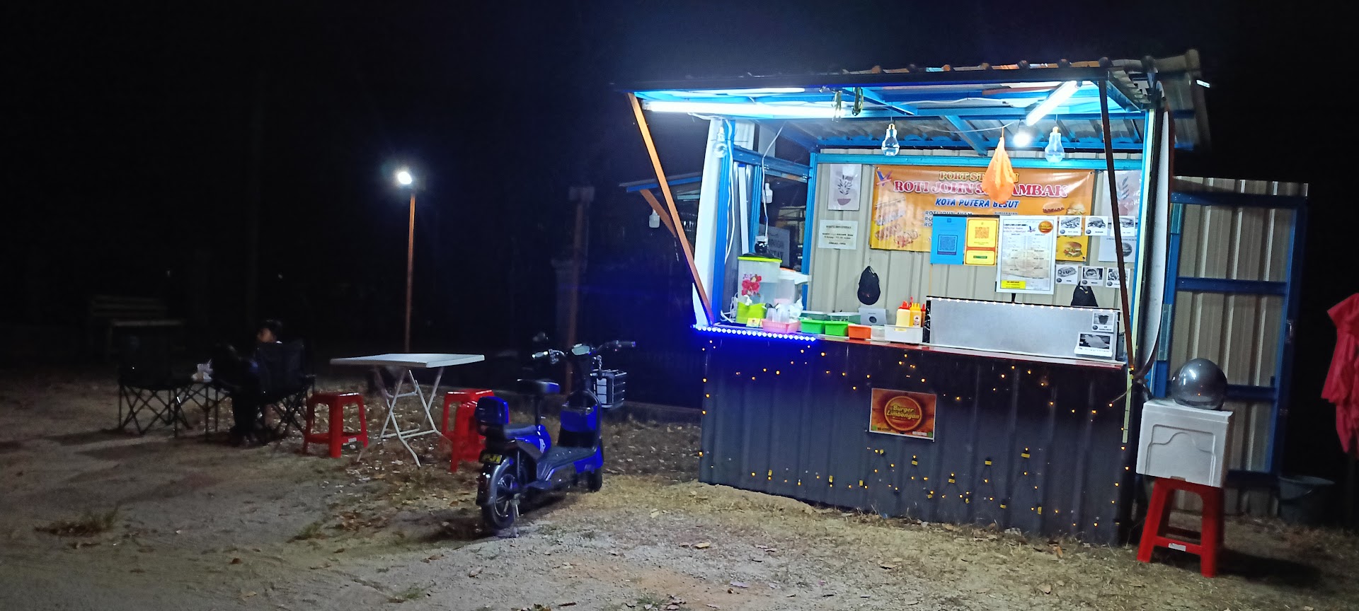 Bengkel Motor Yie in Kampung Raja