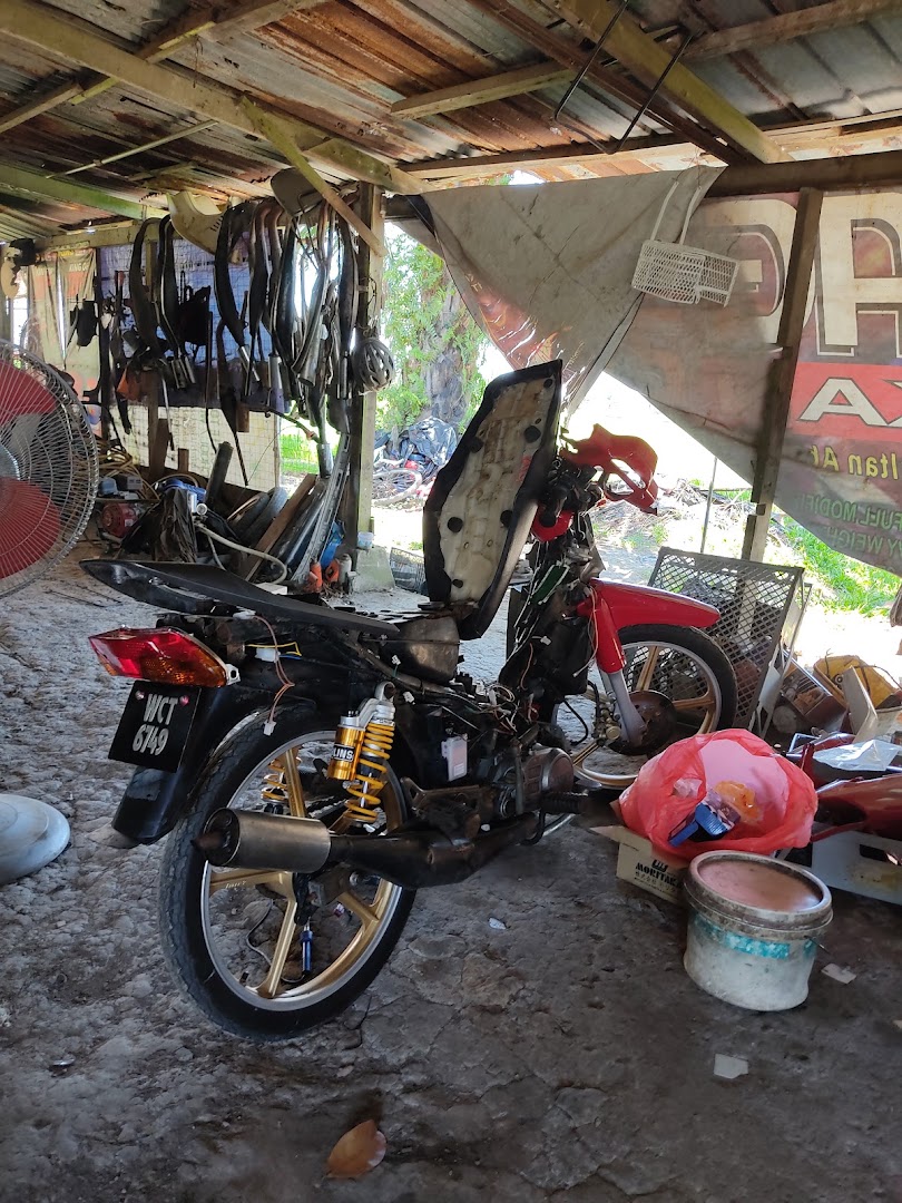 WCMS GARAGE — photo 3