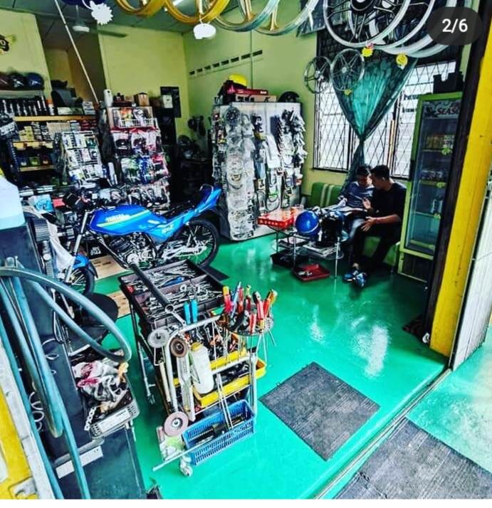 D'LIZ MOTORS & TRADING in Malacca