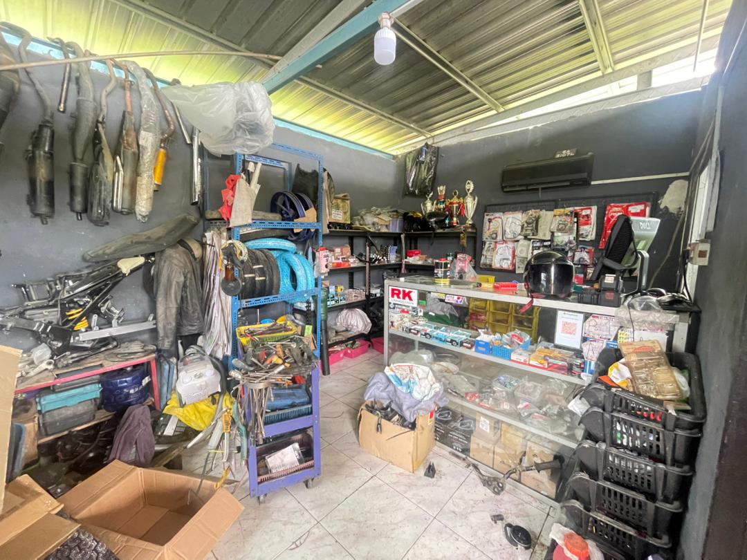 YOYET GARAGE — photo 1