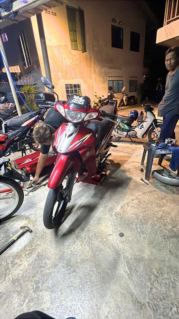 Workshop motor POKOK KURMA DUNIA in Bayan Lepas