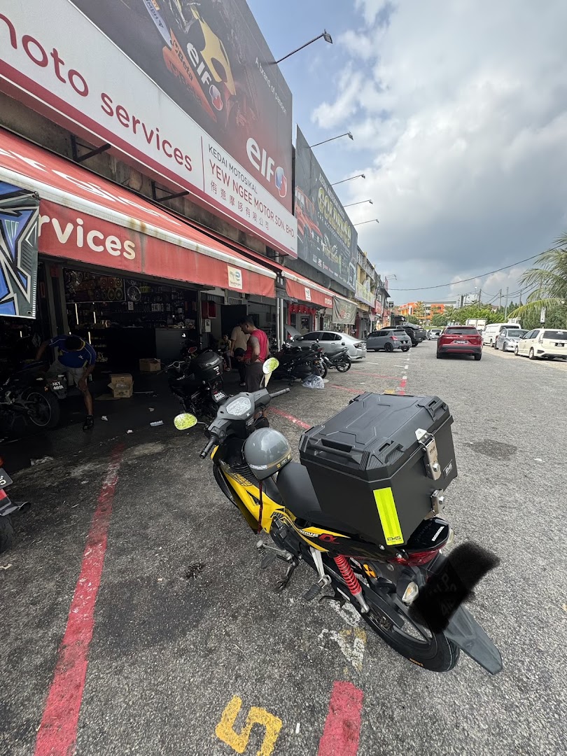 Castrol Bike Point - Motor Shop Yew Ngee — photo 3