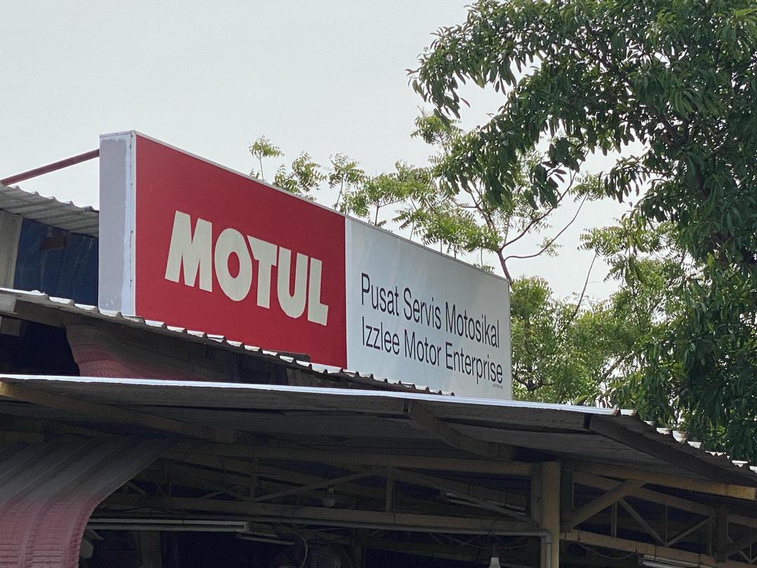 Pusat Servis Motosikal Izzlee Motor Enterprise in Dengkil