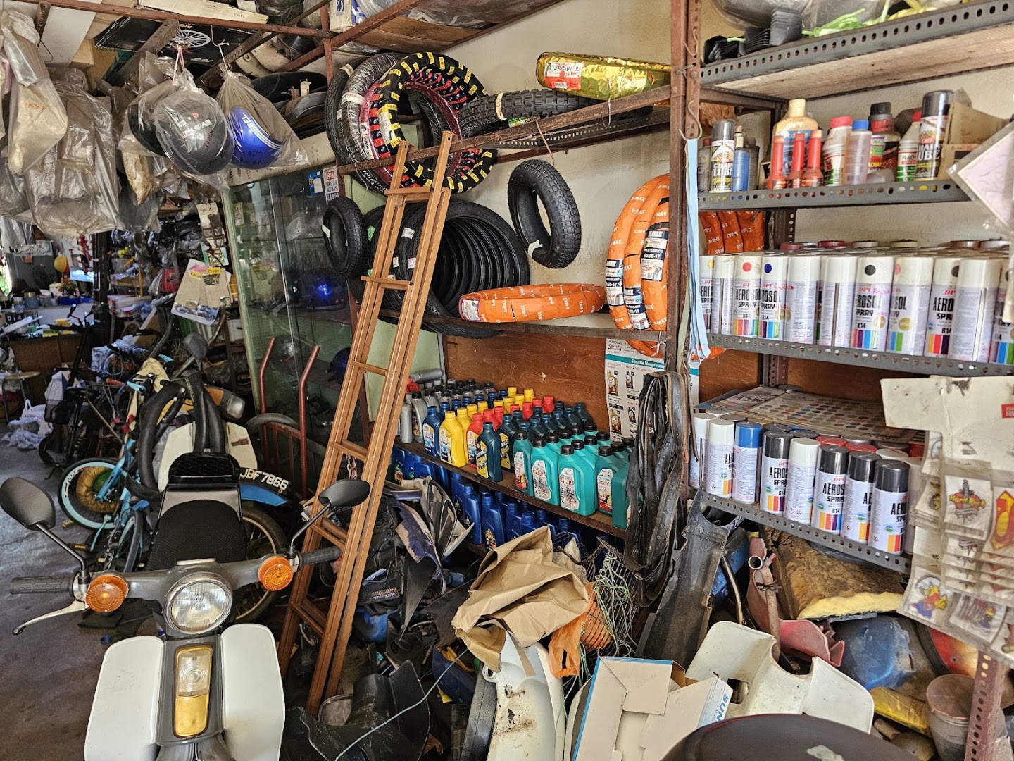 BOON HUAT MOTOR 文發摩哆 — photo 2