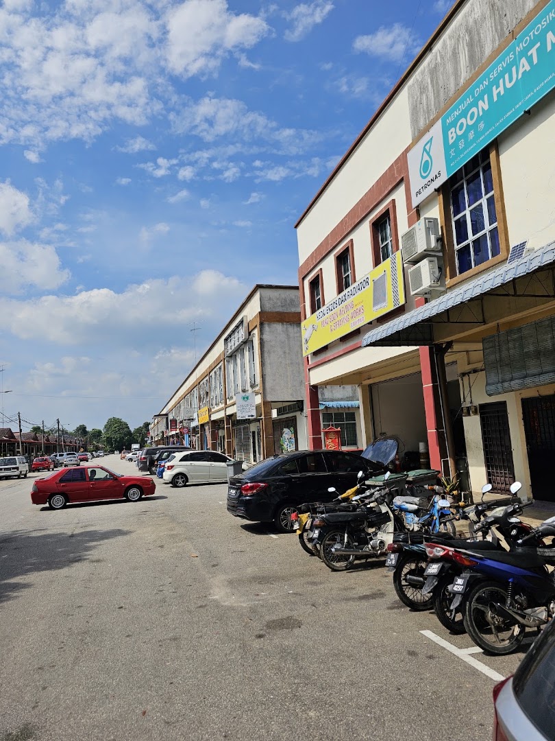BOON HUAT MOTOR 文發摩哆 — photo 3