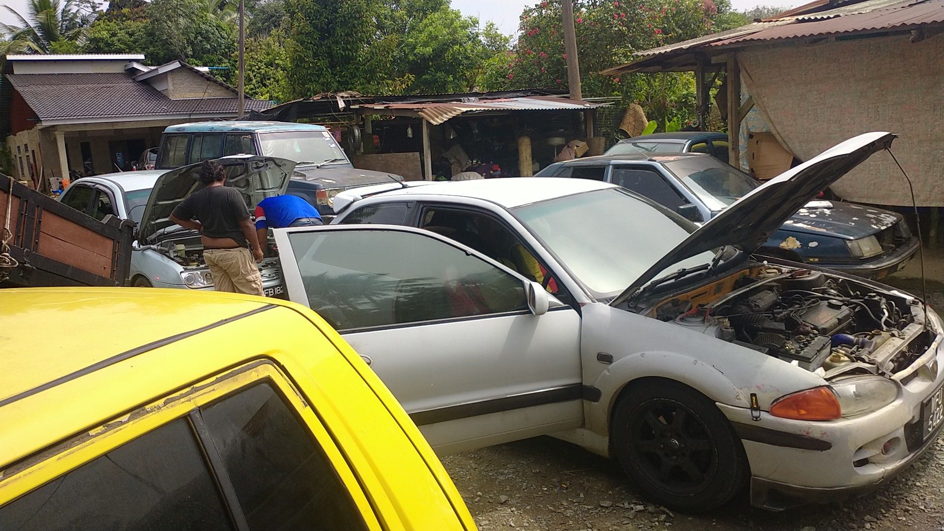 Bengkel kereta Awi — photo 1