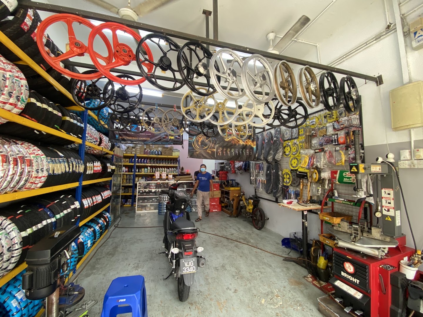 Yu Liang Motor Auto Centre in Dengkil