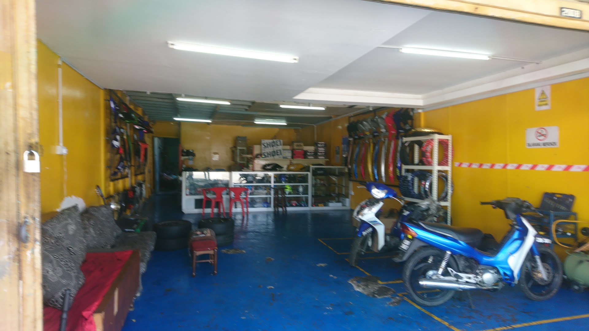 2roda motorshop in Sungai Besar