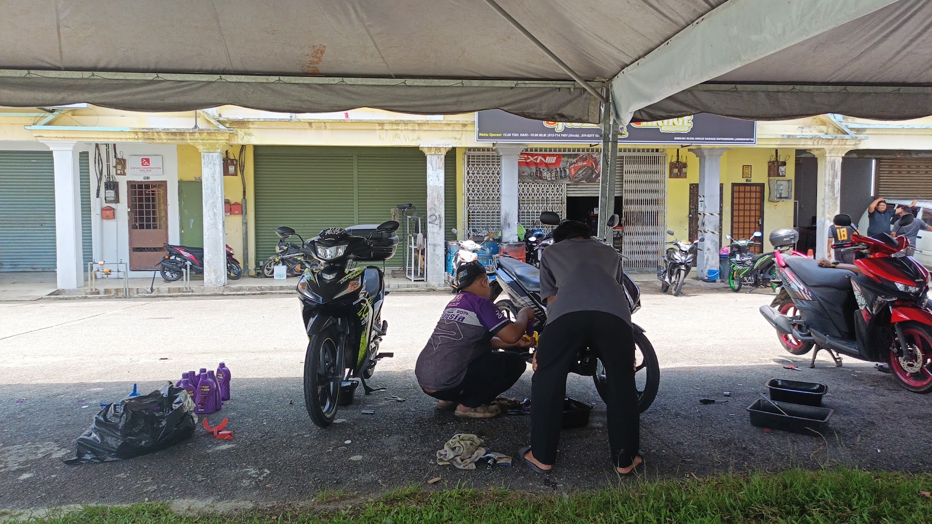 Uncle Garage Motorworks in Kulai