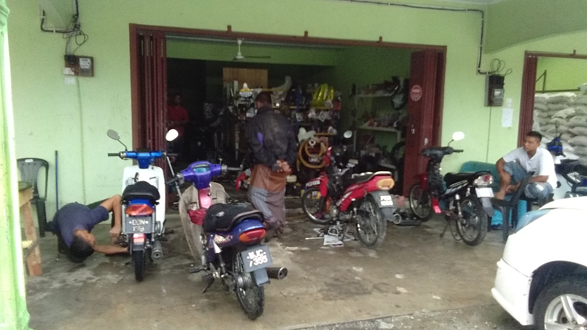 Lie Pomen Motor Kg Nelayan Jln Tok Bali Bachok Kelantan — photo 2