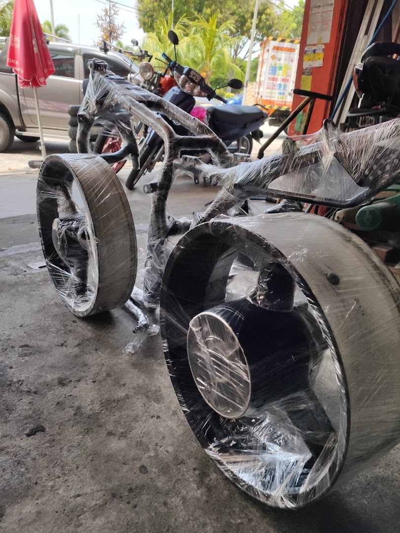 Lee Cycle Superbike — photo 3