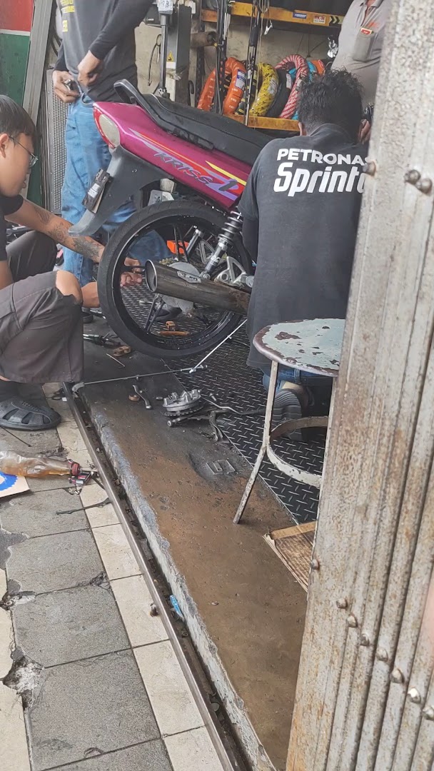 TOP RIDE MOTOR PARTS TRADING — photo 2