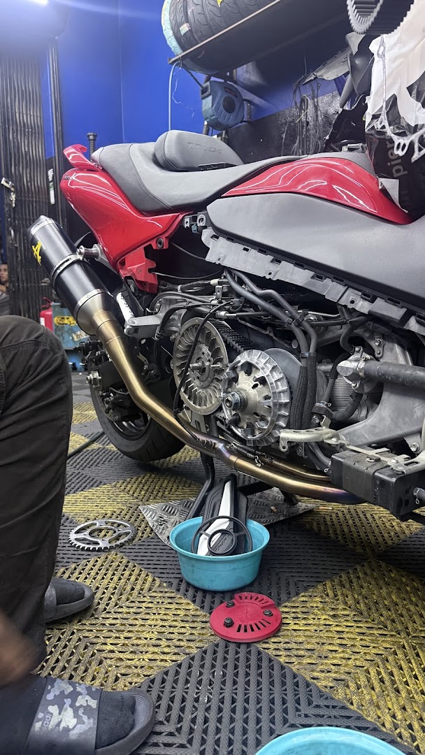 AKH Motorworks — photo 3