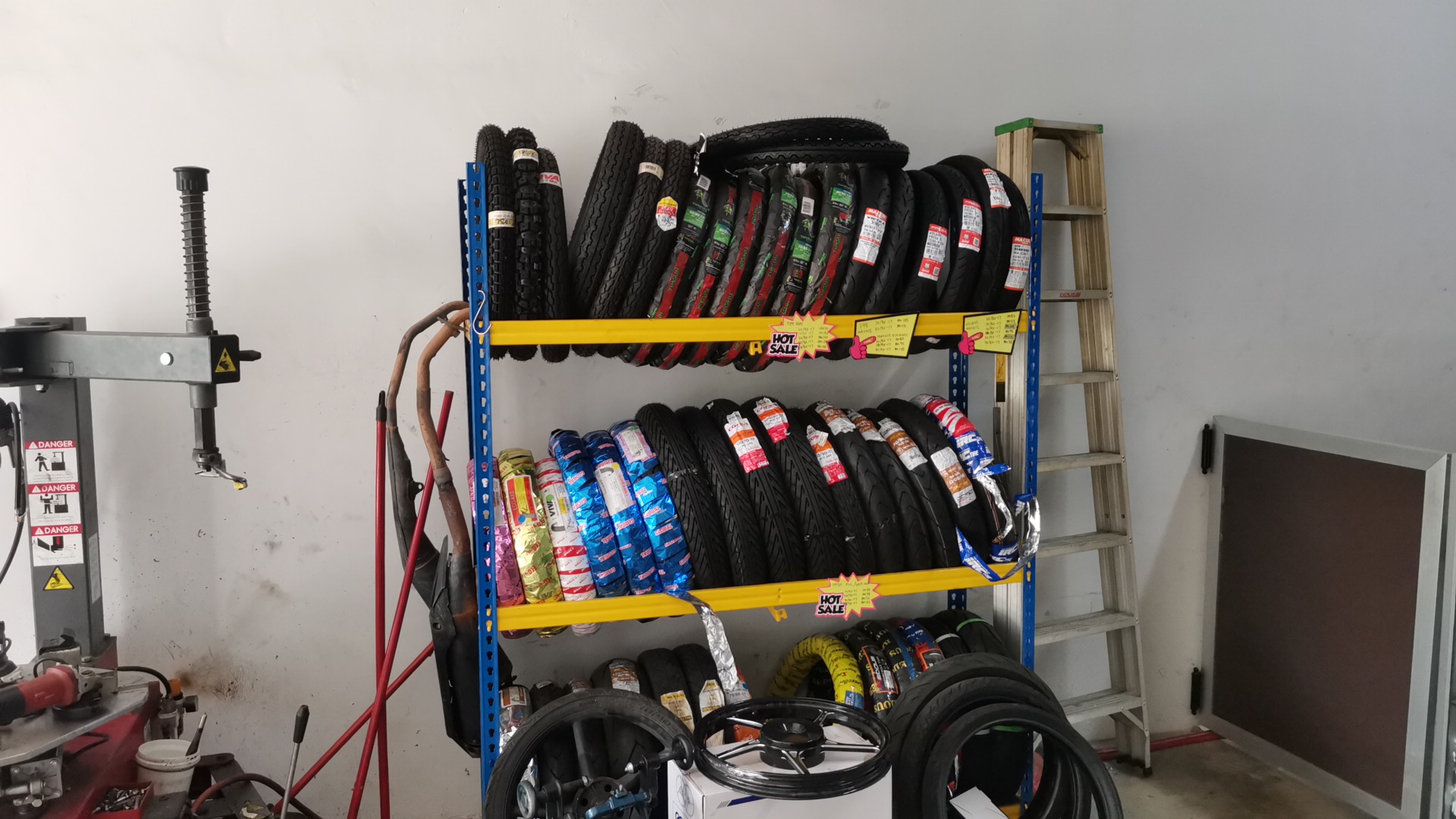 YONG XING LONG MOTOR TRADING — photo 3