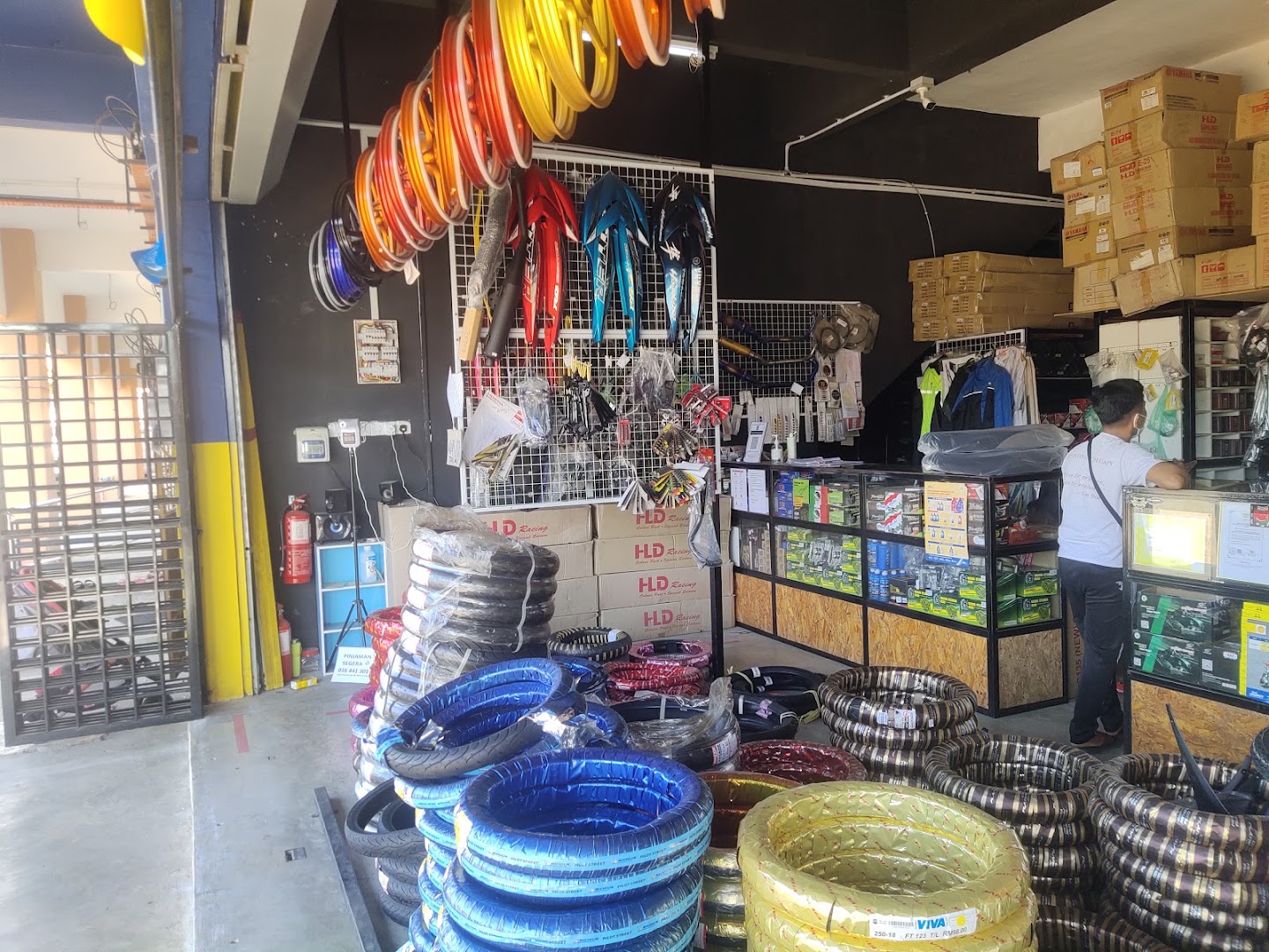 AD AZIM MOTOR KUALA BERANG — photo 4