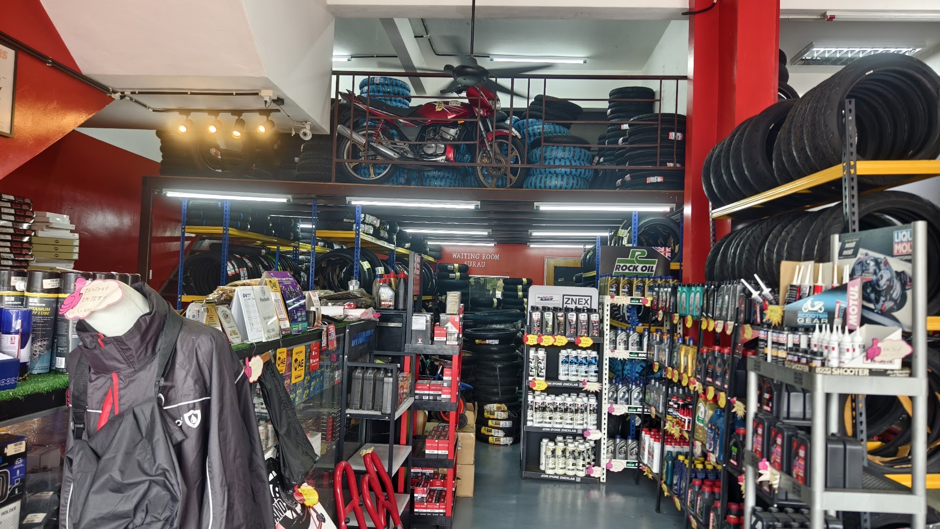 TAYARHAUS (Tayar motor & Servis) in Temerloh