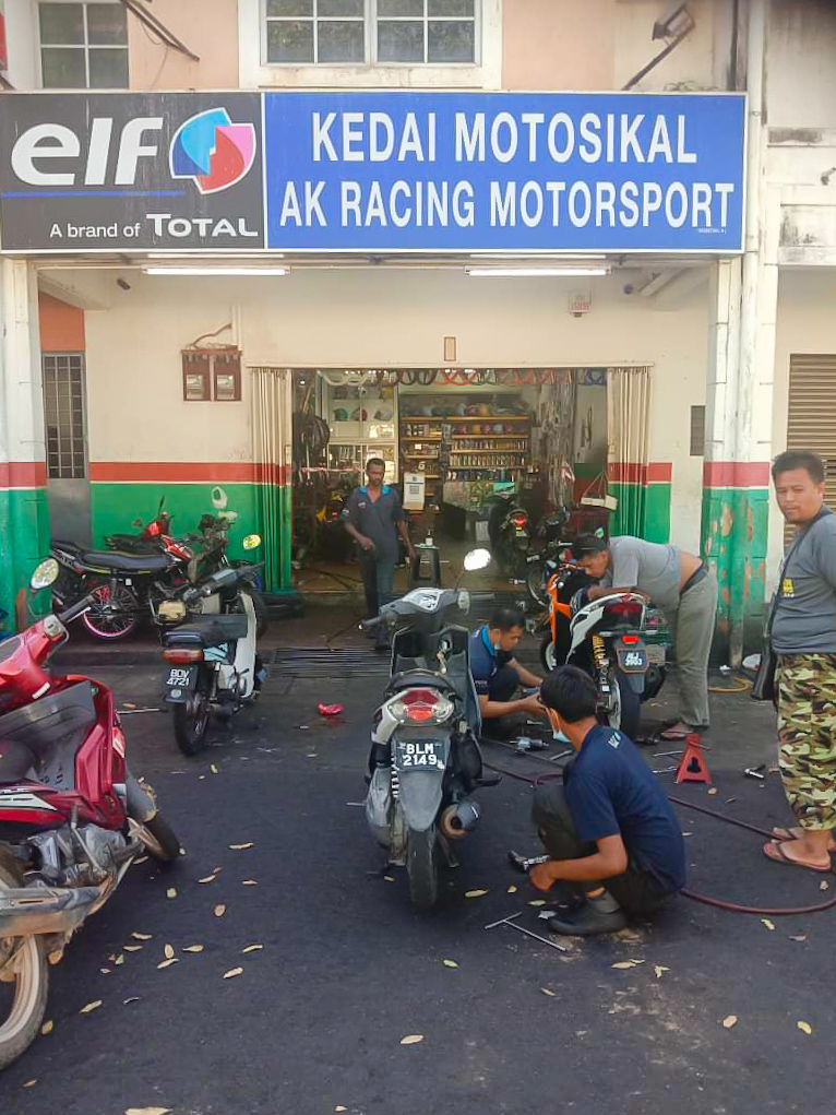 AK RACING MOTORSPORT — photo 1