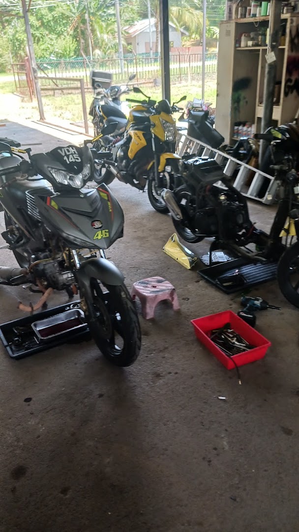 MOON MOTORWORKS TRADING — photo 2