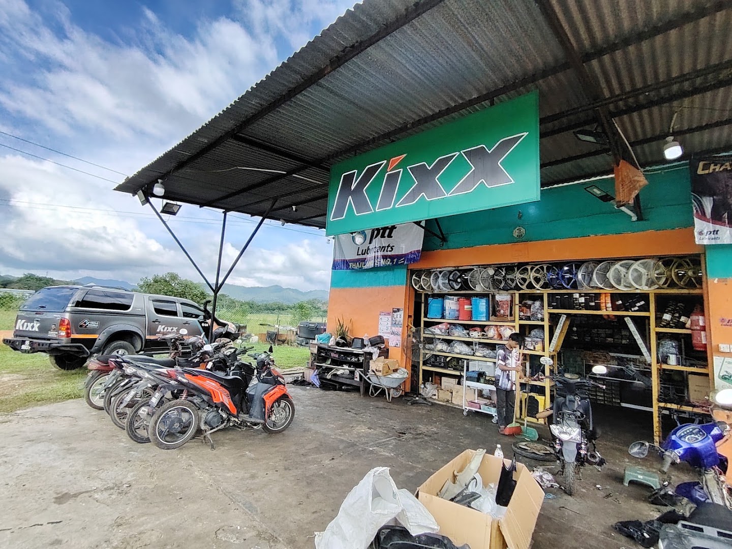LOONG MOTOR SERVIS in Tuaran