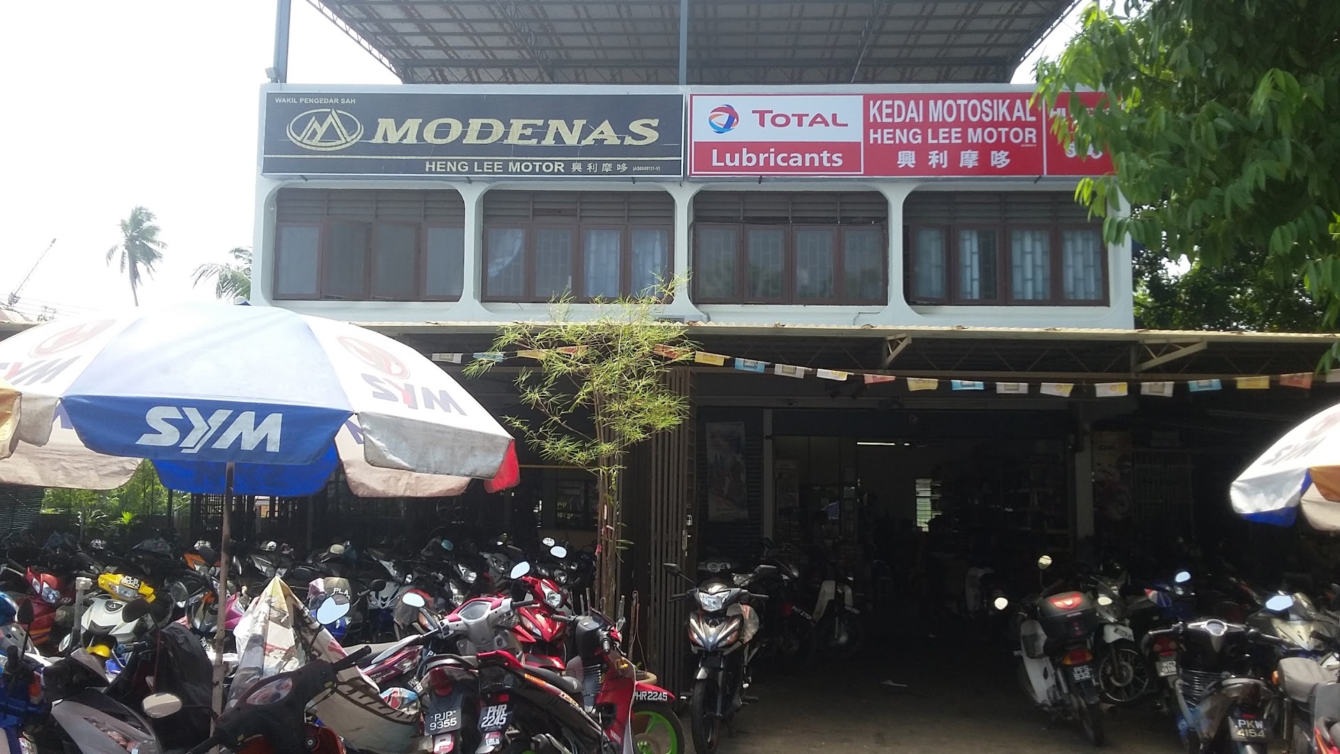 Castrol Bike Point - HENG LEE MOTOR — photo 3