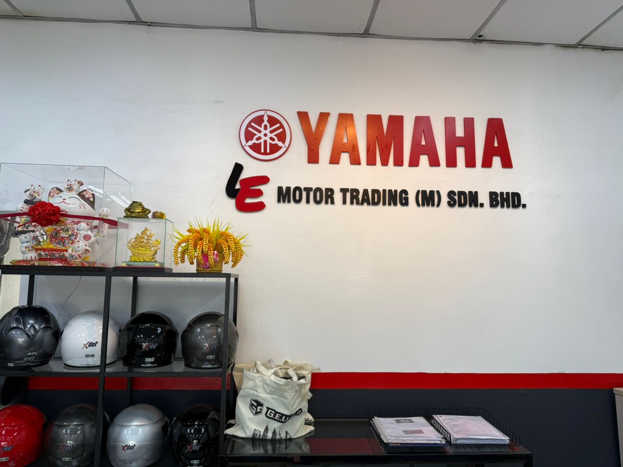 LE MOTOR TRADING — photo 2