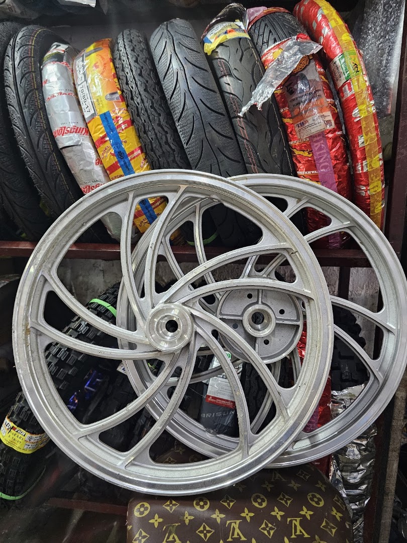 Kedai Motor Castrol Bike Point Sing Yung Hin Motors — photo 2