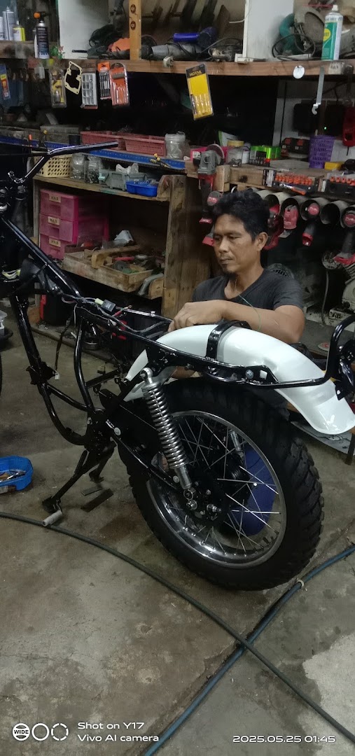 Bengkel motor Amie pomen in Bandar Baharu