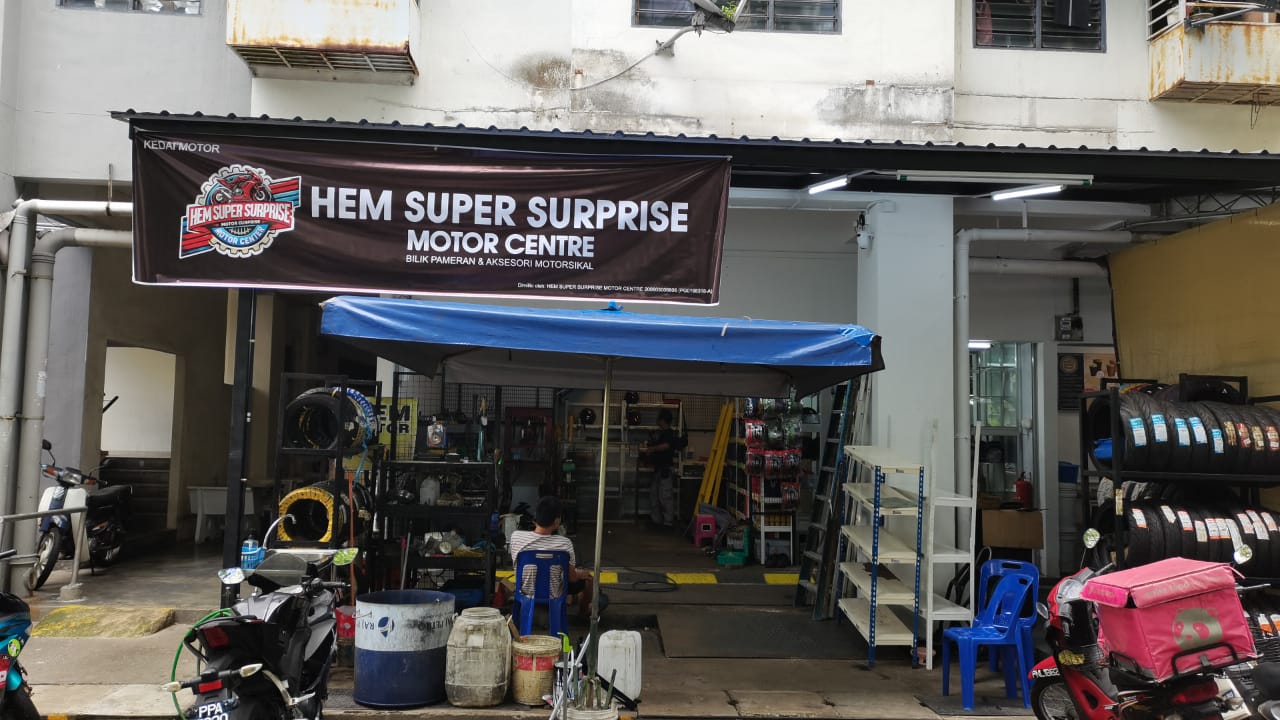 Hem Super Surprise Motor Centre - Branch — photo 2