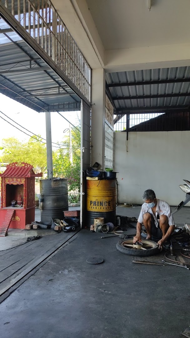 Kedai Servis Motosikal Lee Seng Leong in Arau