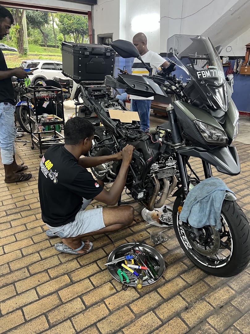 MR CB400 in Johor Bahru