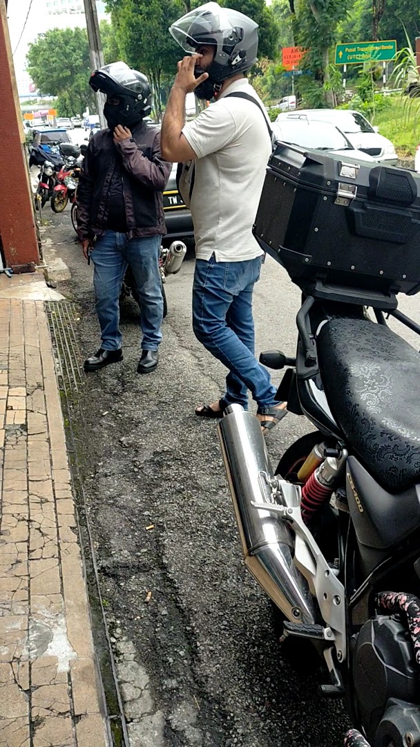 MR CB400 — photo 2