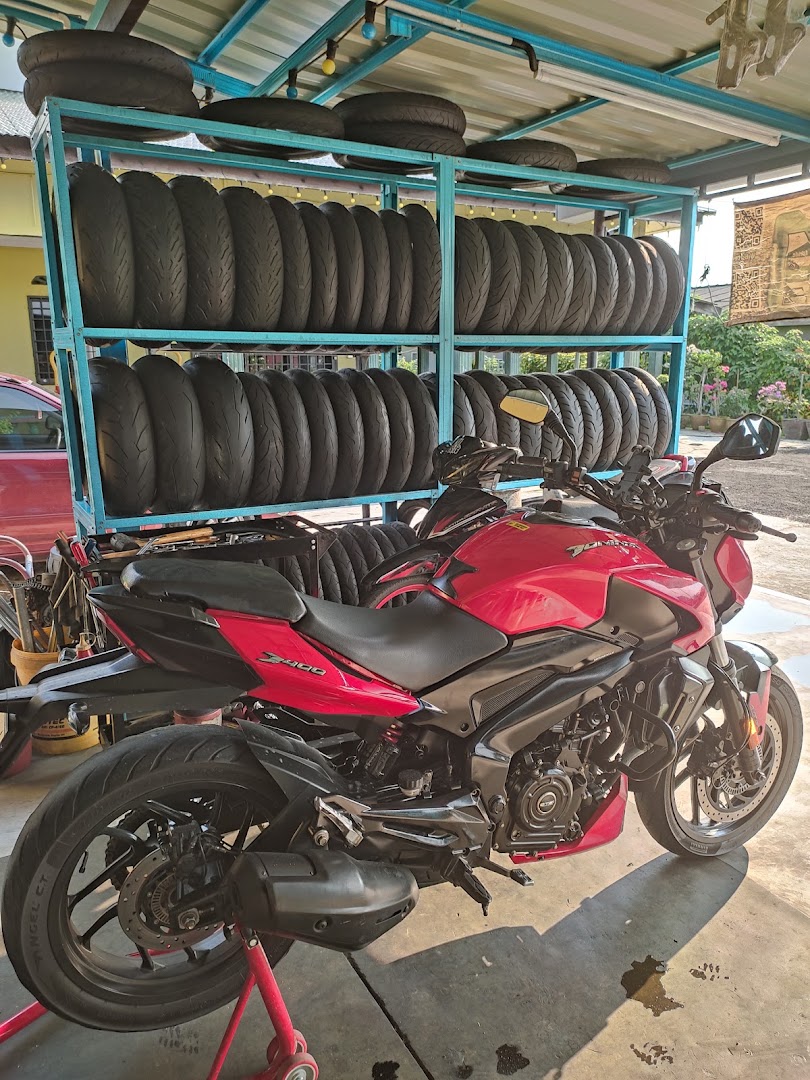Kedai tayar sibul in Bandar Tenggara