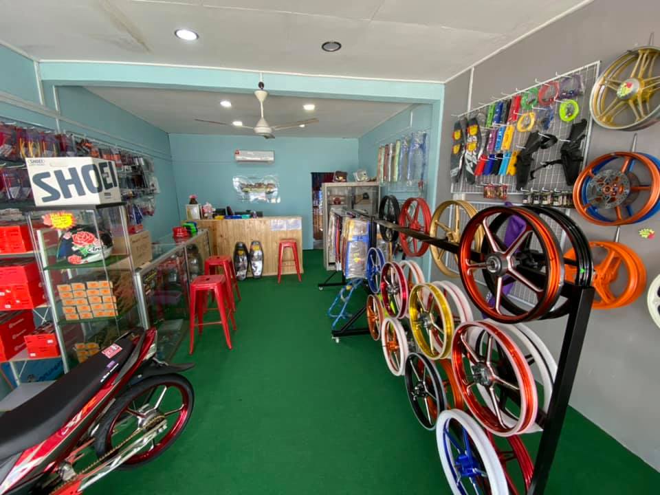 AR MOTORSPORT (Kedai Helmet Dungun) — photo 3