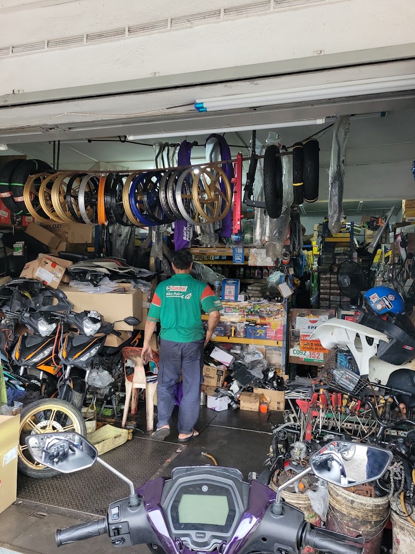 Castrol Bike Point - Yeak Maju Kedai Motor — photo 3