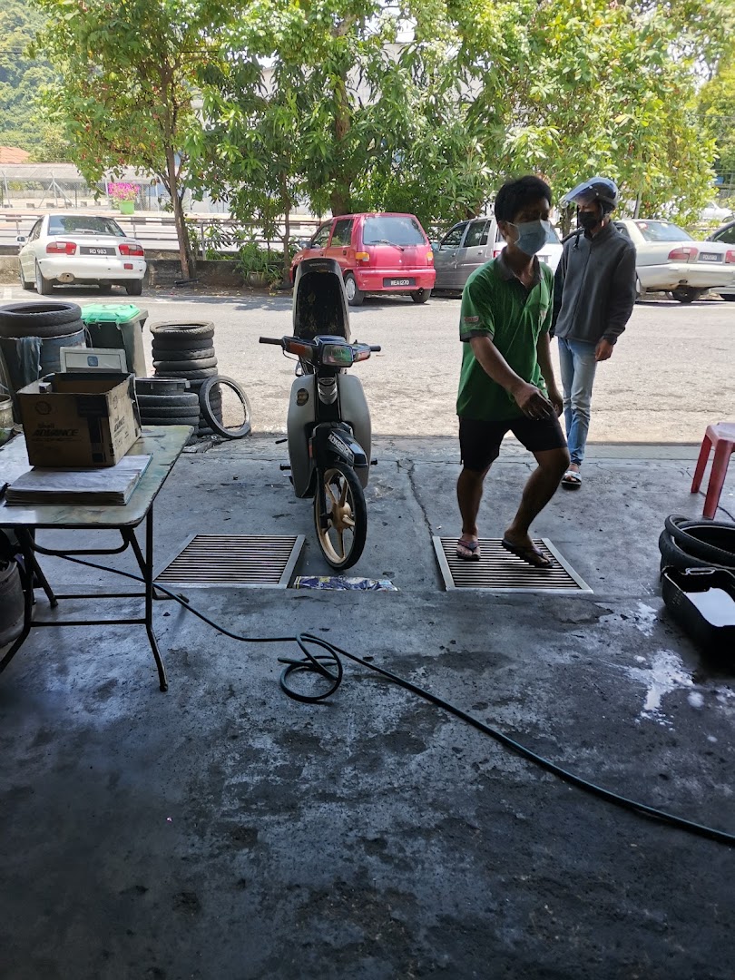 Castrol Bike Point - Lcs Lee Enterprise — photo 2