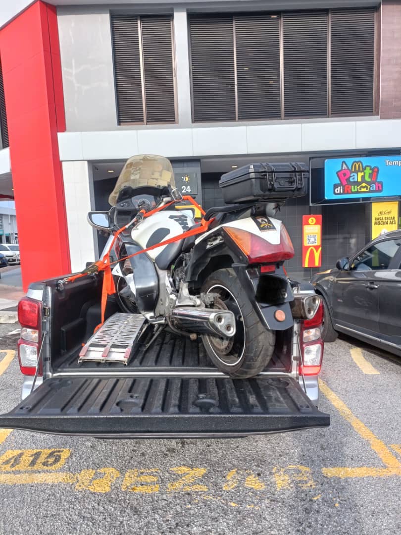 Kery bike garage — photo 4
