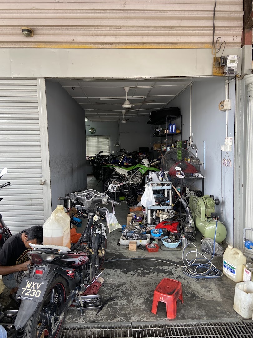 Three Ray Garage in Rawang