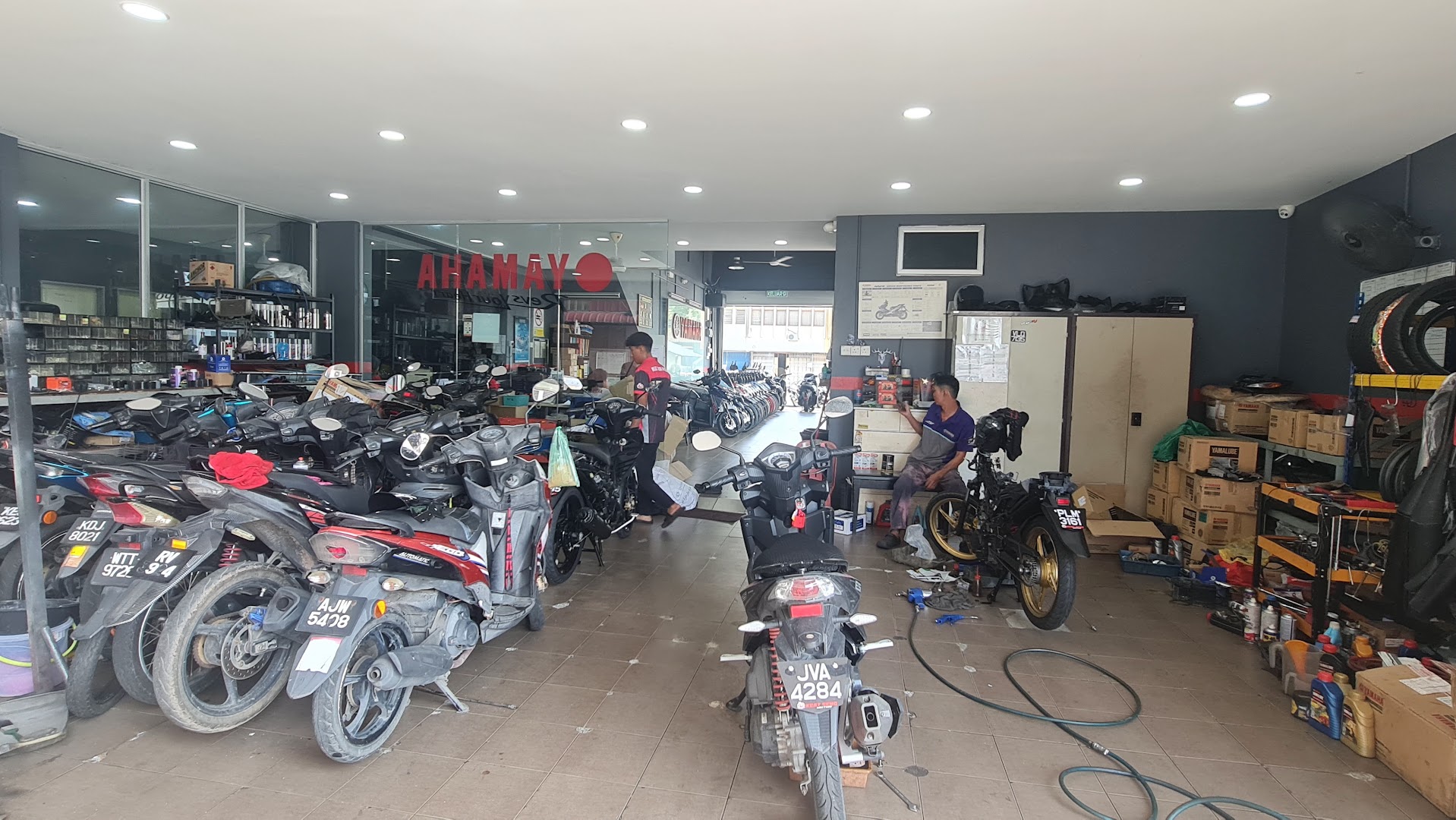 Keat Seng Motor Sdn Bhd (Jalan Putra) and YQS Keat Seng Motor Sdn Bhd (Jalan Putra) — photo 2
